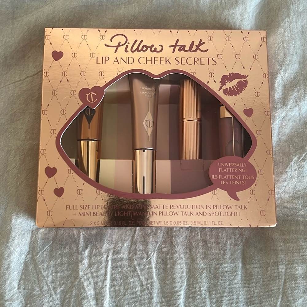 Charlotte Tilbury pillow talk lip and cheek secrets kit